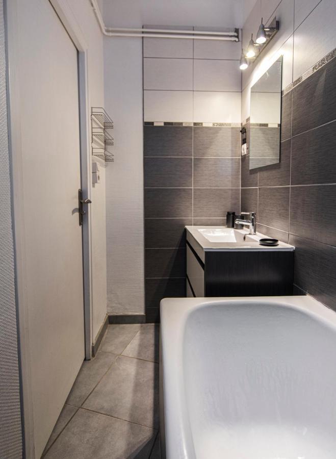 Appartement Avec Balcon A 250 M De La Gare, Hyper Centre Tours Exterior foto