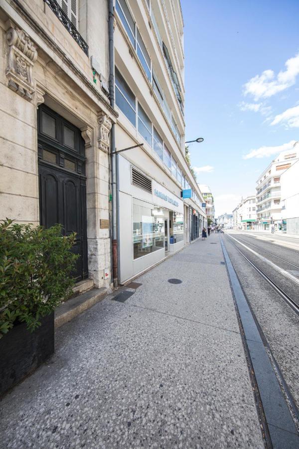 Appartement Avec Balcon A 250 M De La Gare, Hyper Centre Tours Exterior foto